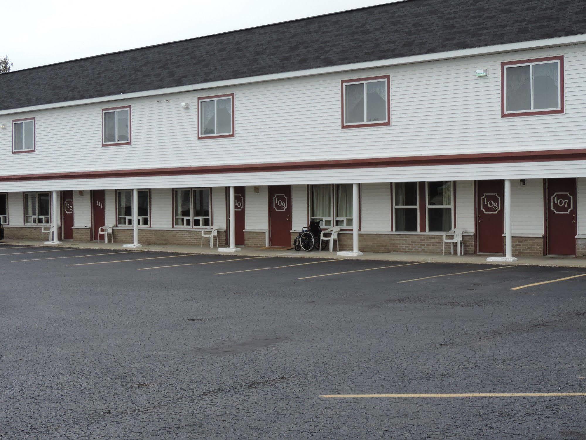 North Country American Inn Kalkaska Exteriér fotografie